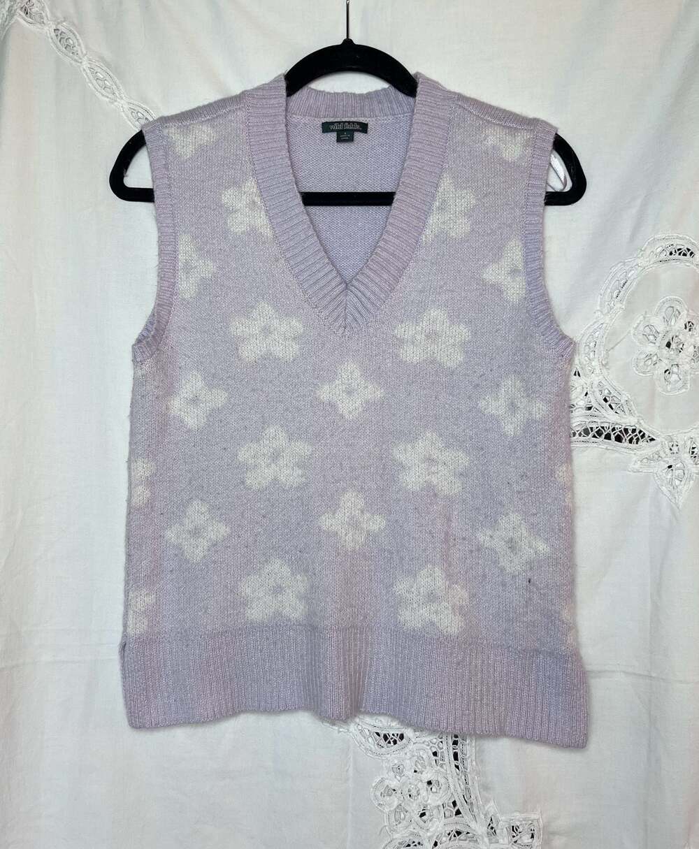 Wild Fable Women's Size S Lavender Floral Knit V-Neck Sweater Vest